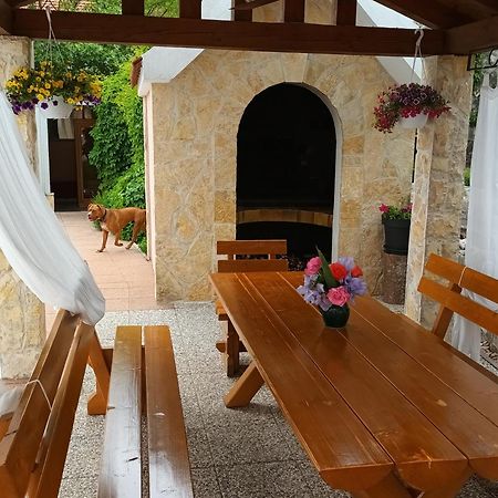 Holiday Home Perunika Zezevica Eksteriør bilde