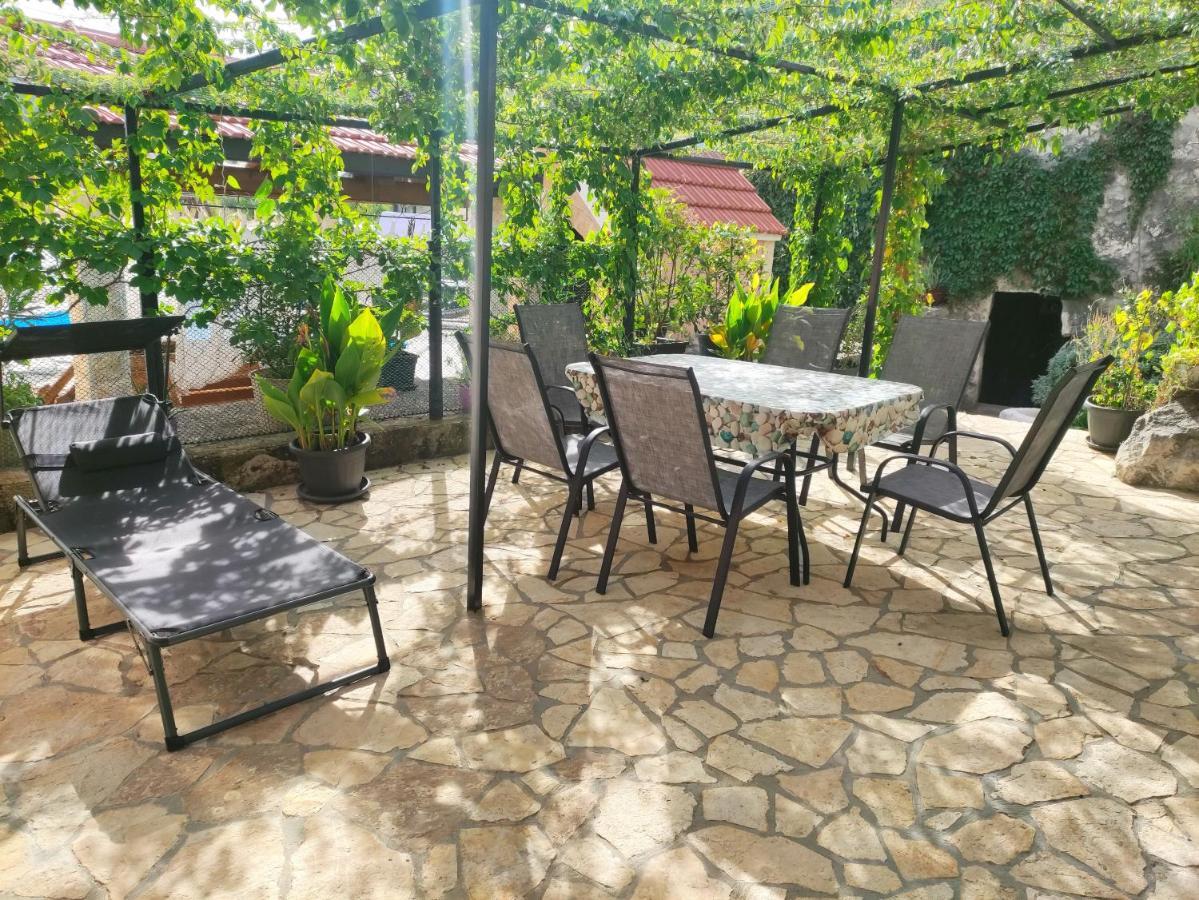Holiday Home Perunika Zezevica Eksteriør bilde