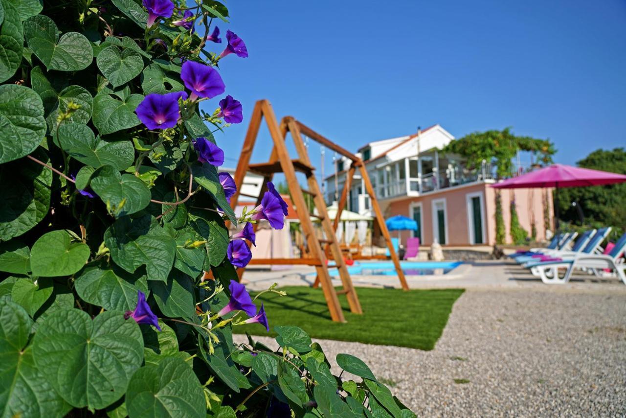 Holiday Home Perunika Zezevica Eksteriør bilde